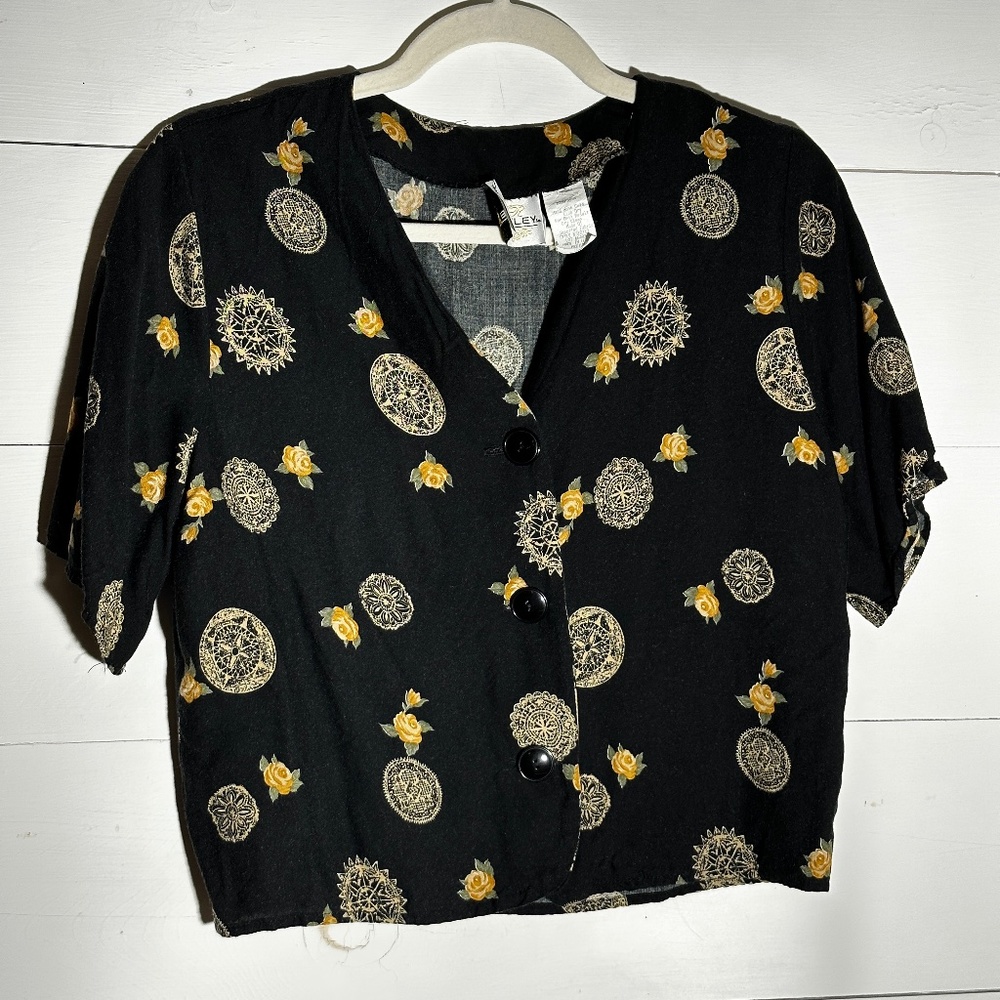 Adorable 90's Crop Top with Large Black Buttons and Rayon Paisley Pattern